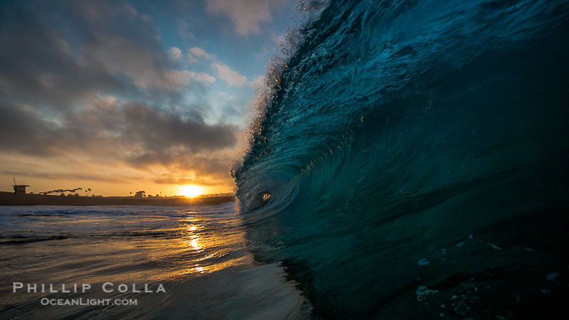 surf photo, beautiful sunrise with clouds and color
