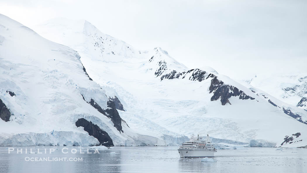 Approaching Neko Harbor.  Neko Harbor is an inlet on the Antarctic Peninsula on Andvord Bay., natural history stock photograph, photo id 25679