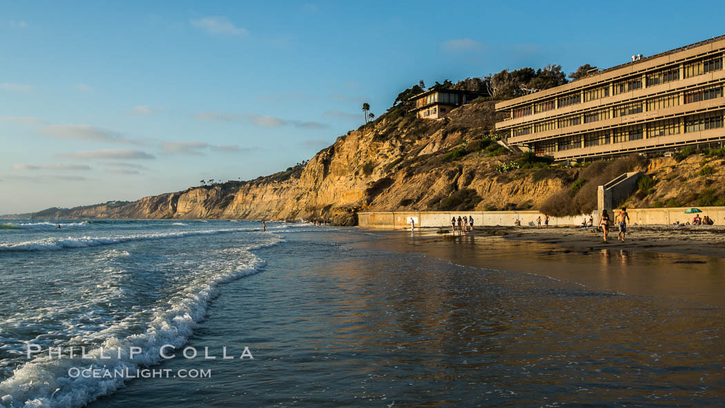 Black's Beach sea cliffs, sunset, looking north from Scripps Pier with Torrey Pines State Reserve in the distance. Scripps Institution of Oceanography, La Jolla, California, USA, natural history stock photograph, photo id 30153