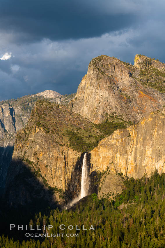 Bridalveil Falls and Cathedral Rocks, Sunset, Yosemite National Park. California, USA, natural history stock photograph, photo id 34544