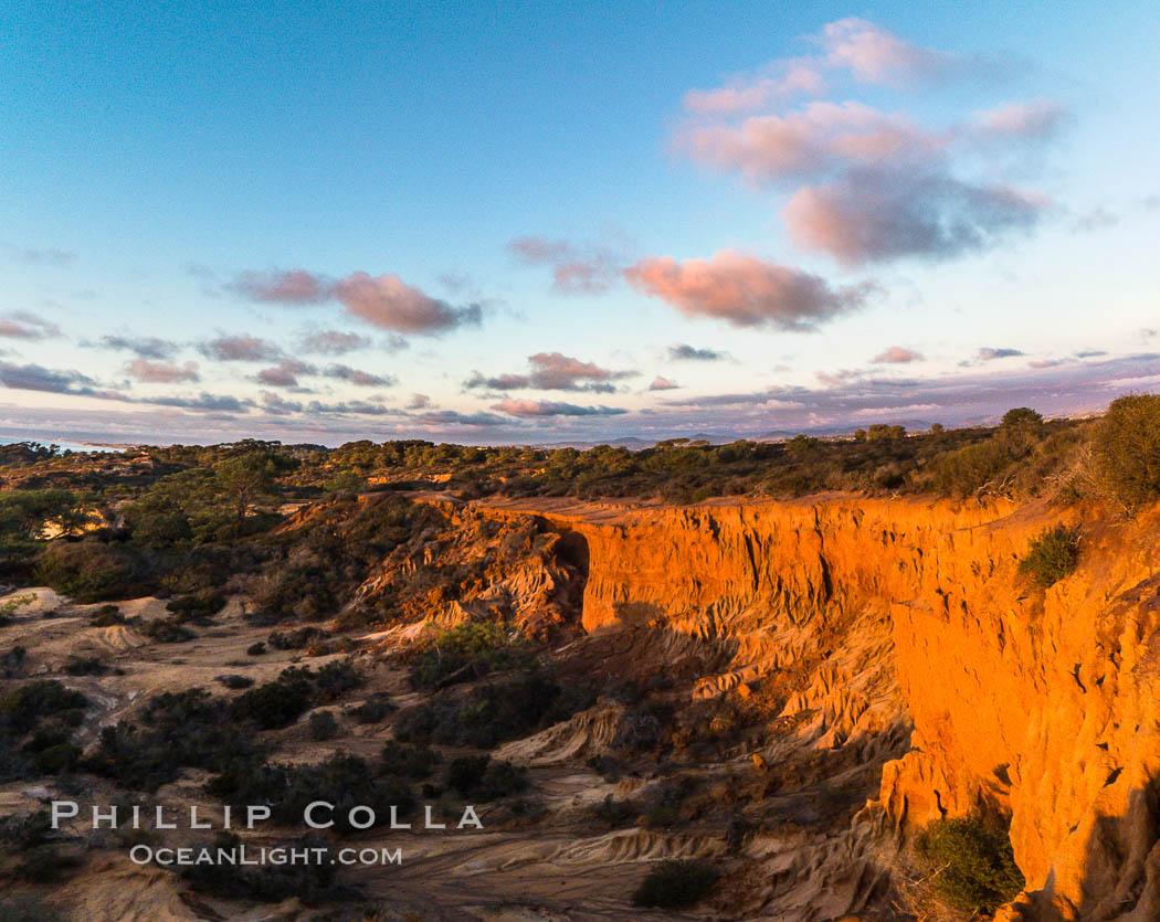 Broken Hill with the Pacific Ocean in the distance. Broken Hill is an ancient, compacted sand dune that was uplifted to its present location and is now eroding. Torrey Pines State Reserve, San Diego, California, USA, natural history stock photograph, photo id 28343