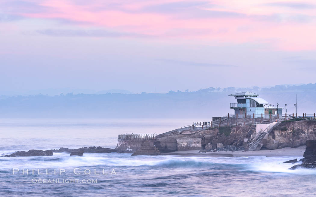 Children's Pool and Lifeguard Station, at dawn with Torrey Pines in the distance. La Jolla, California, USA, natural history stock photograph, photo id 37619