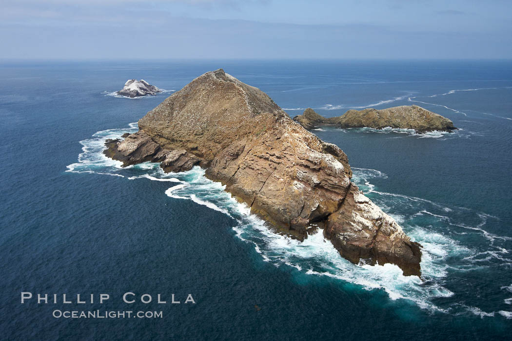 Middle Coronado Island, viewed from the south. Coronado Islands (Islas Coronado), Baja California, Mexico, natural history stock photograph, photo id 21322