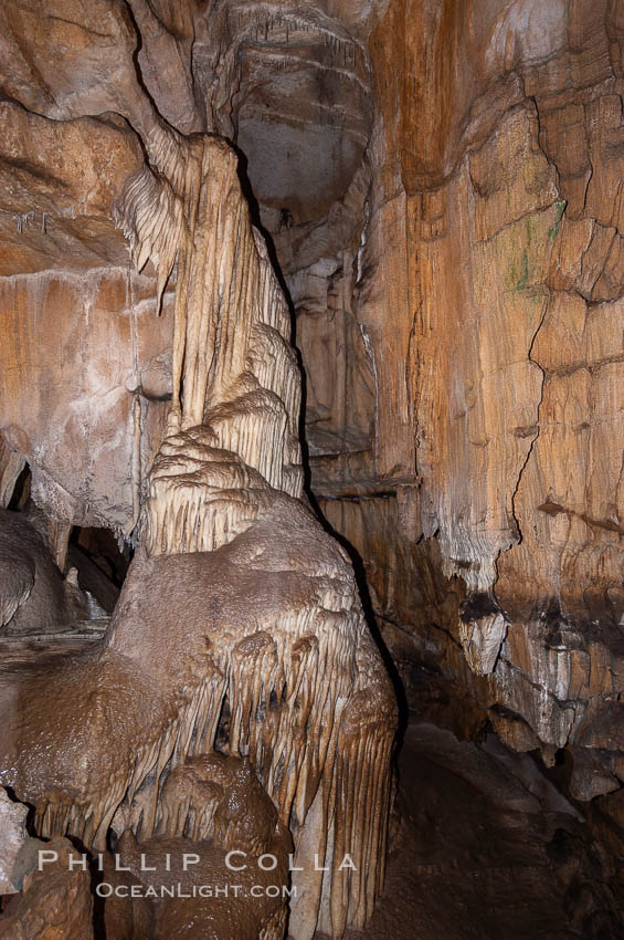 Calcite flowstone and cave curtains. Crystal Cave, Sequoia Kings Canyon National Park, California, USA, natural history stock photograph, photo id 09916