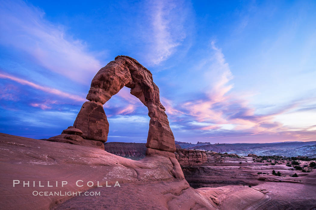 Delicate Arch at Sunset, Arches National Park. Utah, USA, natural history stock photograph, photo id 29282
