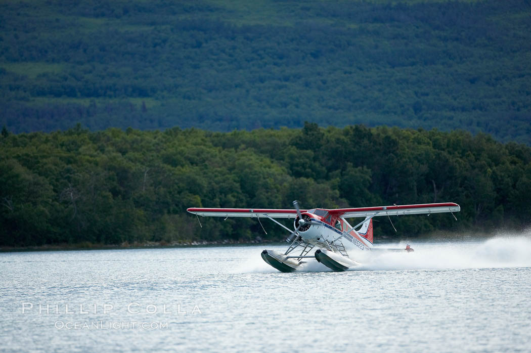 Floatplane landing on Brooks Lake. Katmai National Park, Alaska, USA, natural history stock photograph, photo id 17373