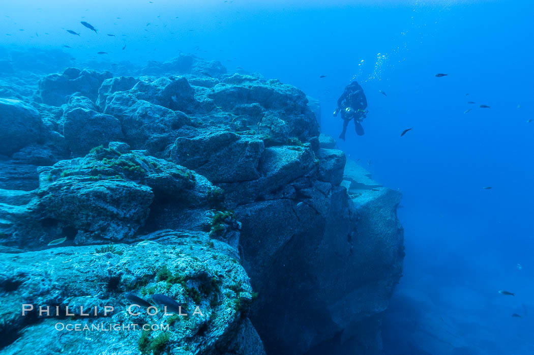 Granite structures form the underwater reef at Abalone Point. Guadalupe Island (Isla Guadalupe), Baja California, Mexico, natural history stock photograph, photo id 09542