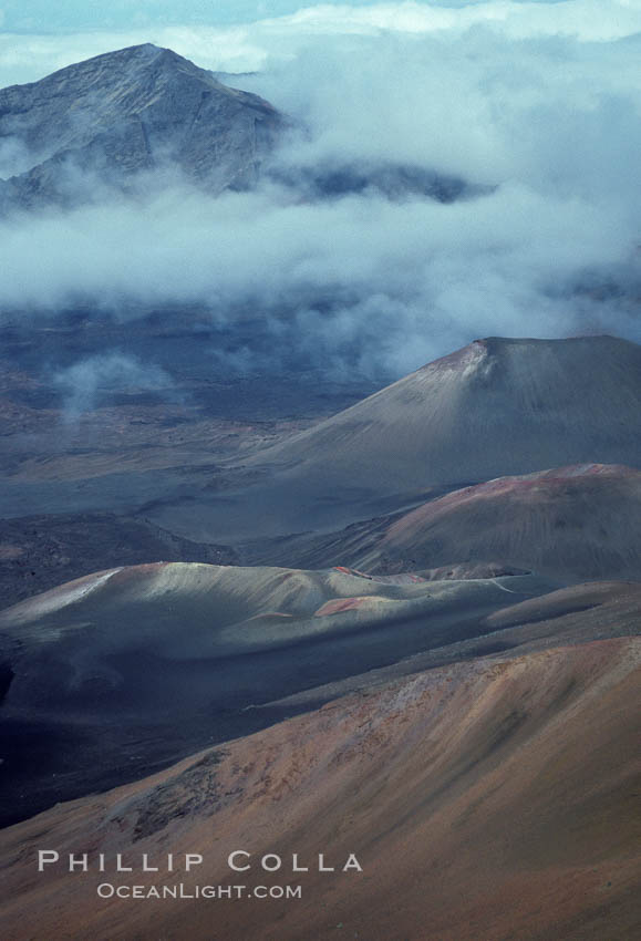 Haleakala volcano crater. Maui, Hawaii, USA, natural history stock photograph, photo id 05598