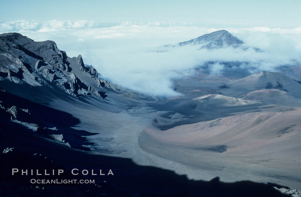 Haleakala volcano crater. Maui, Hawaii, USA, natural history stock photograph, photo id 05596