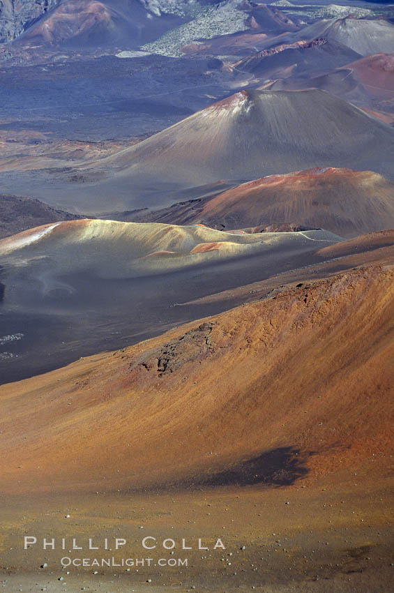 Haleakala volcano crater. Maui, Hawaii, USA, natural history stock photograph, photo id 05595