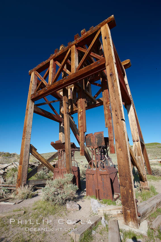 Head frame and machinery., natural history stock photograph, photo id 23146