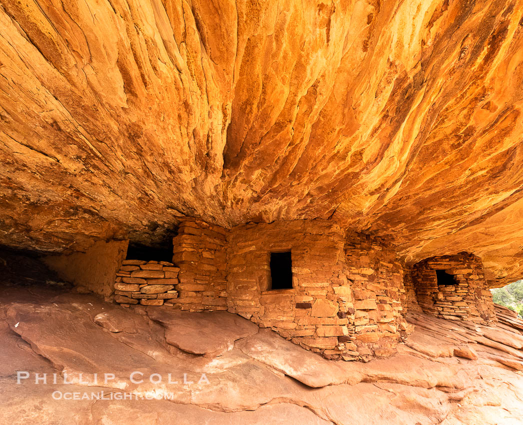 House on Fire Ruin in Mule Canyon, Utah. Part of the Bears Ears National Monument, House on Fire Ruin is an ancestral Puebloan ruin that appears to burst into flames when reflected sunlight hits the ceiling above the ruin. USA, natural history stock photograph, photo id 39373