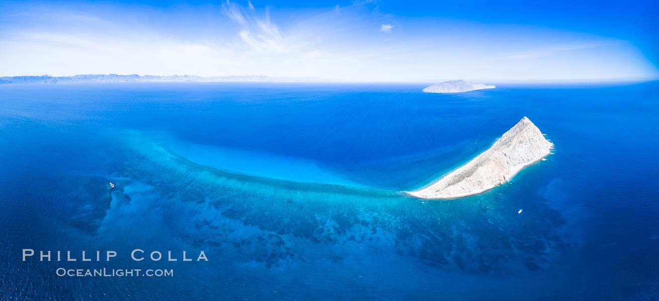 Isla San Diego and Coral Reef, reef extends from Isla San Diego to Isla San Jose,  aerial photo, Sea of Cortez, Baja California. Mexico, natural history stock photograph, photo id 33601