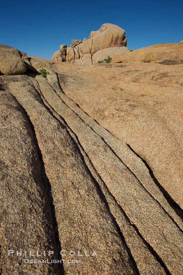 Joints and bolders in the rock formations of Joshua Tree National Park., natural history stock photograph, photo id 11974