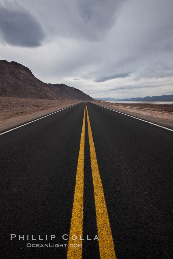 Lonely road, Death Valley. Badwater, Death Valley National Park, California, USA, natural history stock photograph, photo id 25252
