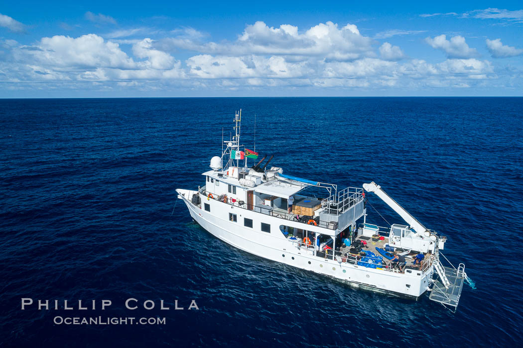 M/V Nautilus Undersea at Clipperton Island.  Clipperton Island, a minor territory of France also known as Ile de la Passion, is a small (2.3 sq mi) but  spectacular coral atoll in the eastern Pacific. By permit HC / 1485 / CAB (France)., natural history stock photograph, photo id 32842