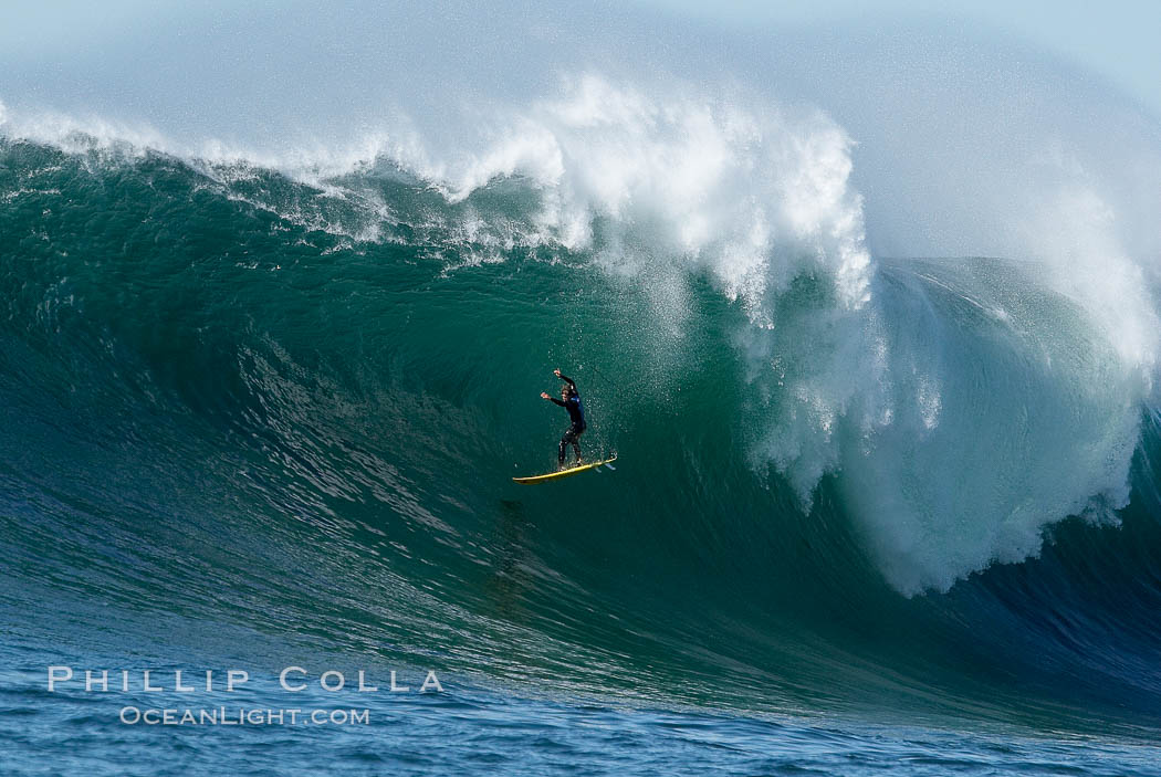 Carlos Burle, Mavericks, wipeout (sequence) during the freesurf break before the final round, February 7, 2006. Half Moon Bay, California, USA, natural history stock photograph, photo id 15356