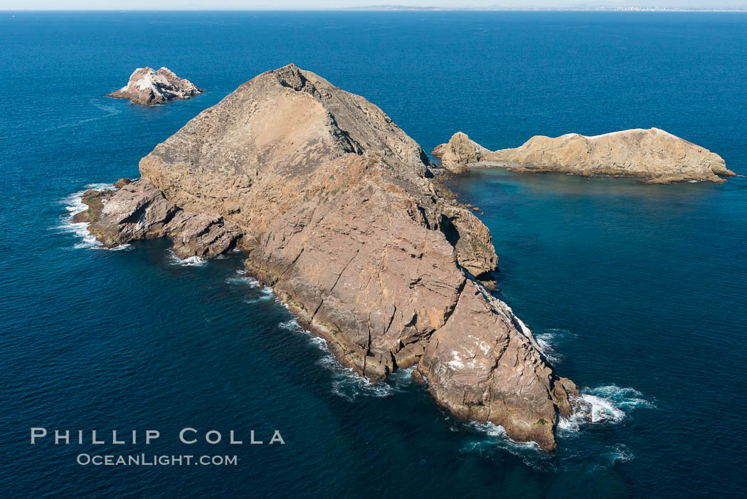 Middle Coronado Island, Mexico, looking north with San Diego and Point Loma in the distance, aerial photograph, Coronado Islands (Islas Coronado)