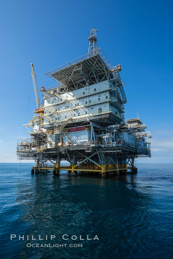 Oil Rig Eureka, 8.5 miles off Long Beach, California, lies in 720' of water