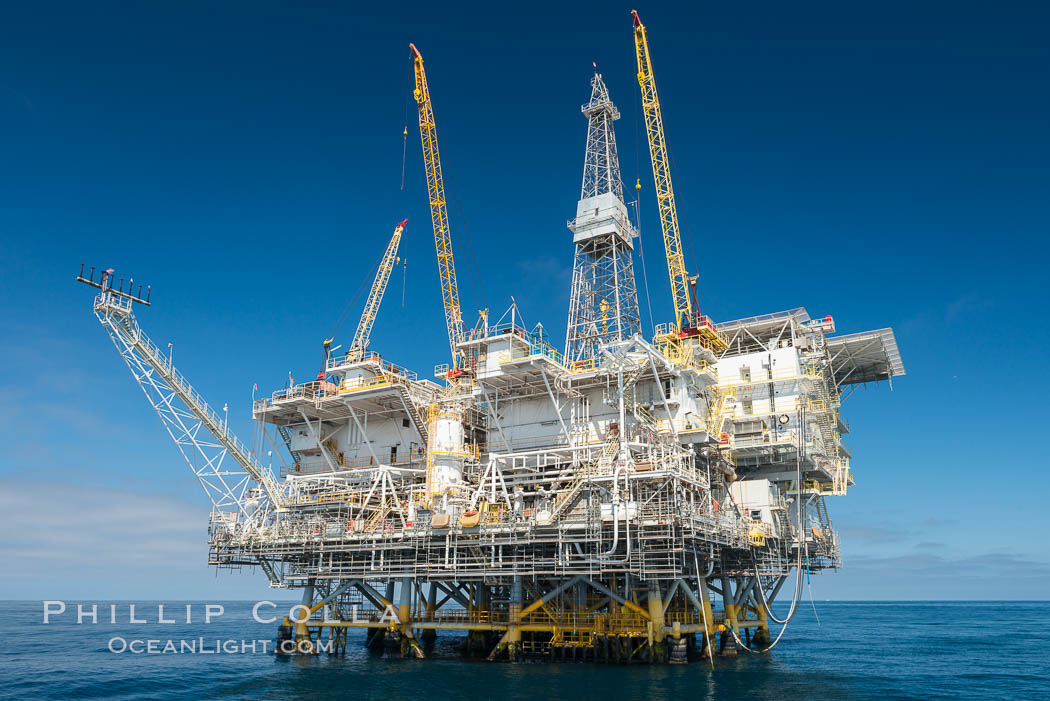 Oil Rig Eureka, 8.5 miles off Long Beach, California, lies in 720' of water