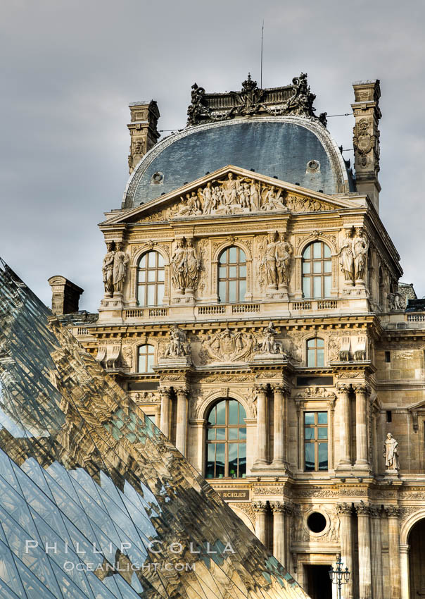 Pavilion Richelieu and Pyramide du Louvre, Musee du Louvre. Paris, France, natural history stock photograph, photo id 28194