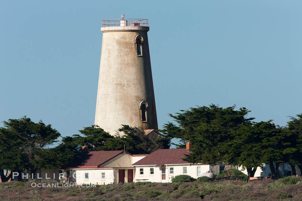 Piedras Blancas lighthouse., natural history stock photograph, photo id 26713