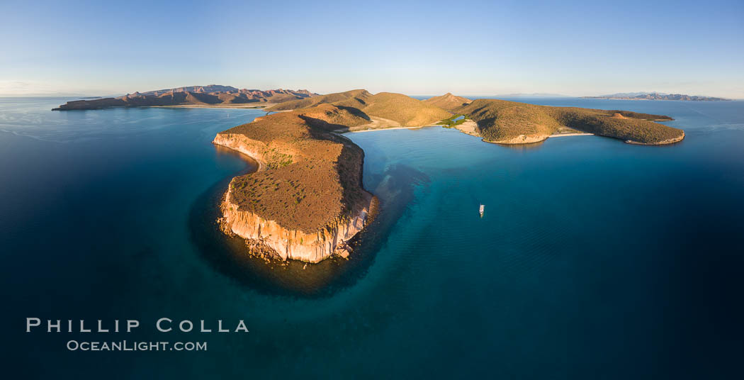 Punta Colorada and San Gabriel Bay, aerial photo, Isla Espiritu Santo, Sea of Cortez, Mexico