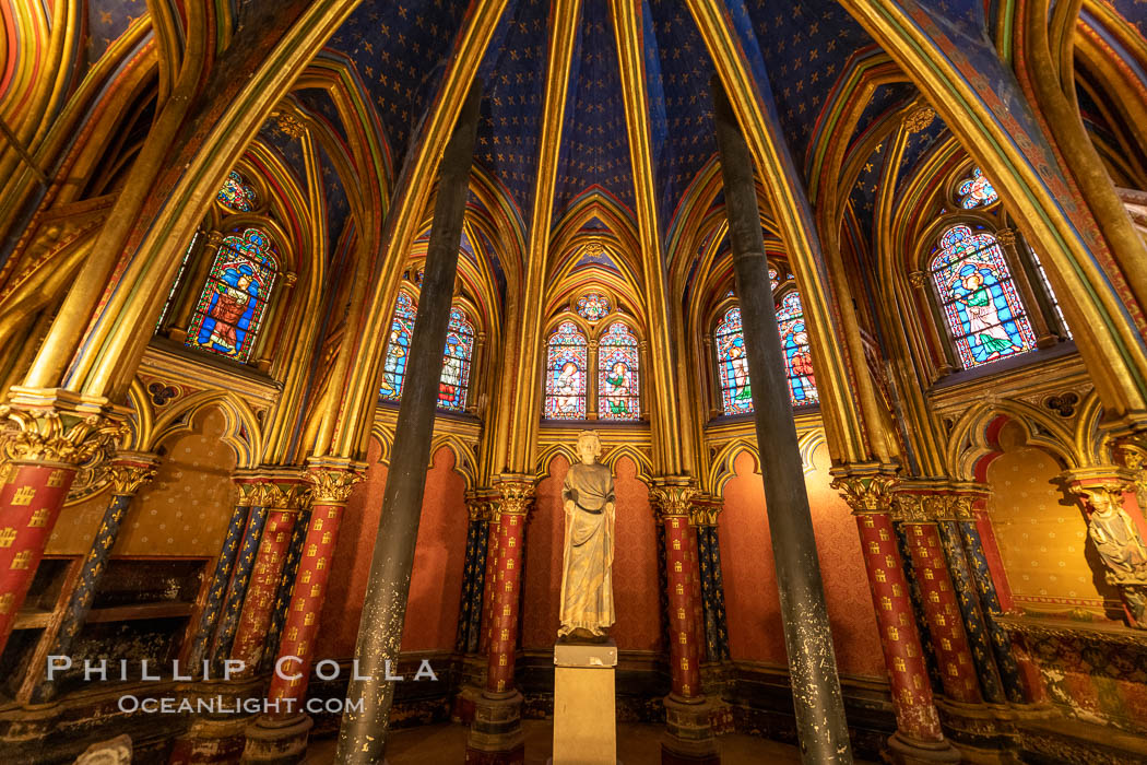 La Sainte-Chapelle, The Holy Chapel, is one of the only surviving buildings of the Capetian royal palace on the Ile de la Cite in the heart of Paris, France. It was commissioned by King Louis IX of France to house his collection of Passion Relics, including the Crown of Thorns - one of the most important relics in medieval Christendom., natural history stock photograph, photo id 35719