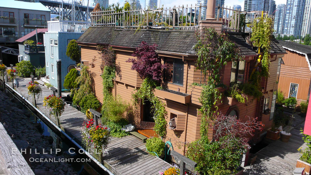 Stylish floating homes at Granville Island, Vancouver. British Columbia, Canada, natural history stock photograph, photo id 21195