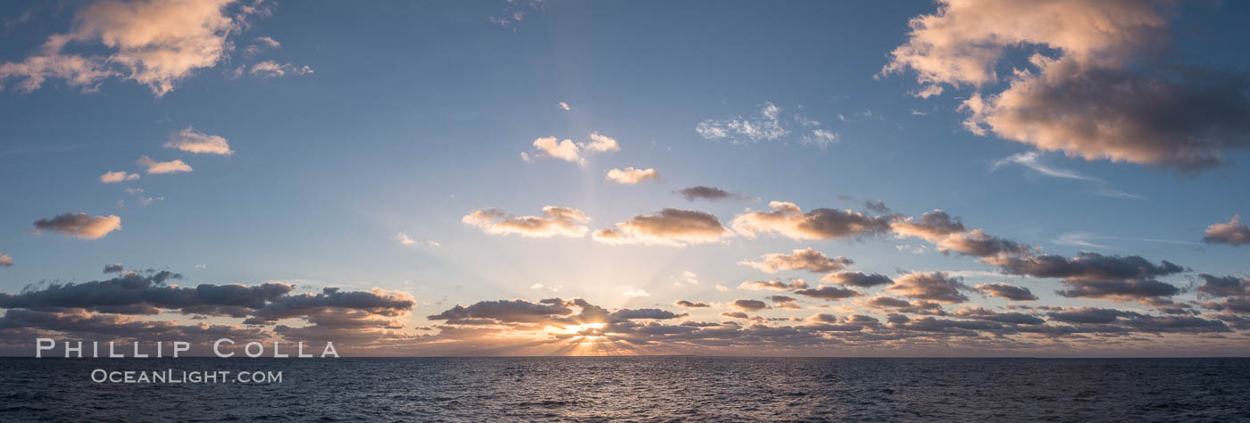 Sunrise over the Pacific Ocean en Route to Clipperton Island. France, natural history stock photograph, photo id 33107
