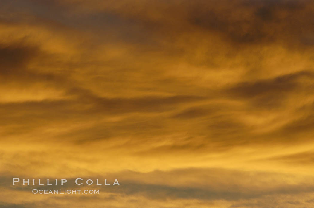 Cloud formations at sunset., natural history stock photograph, photo id 07469