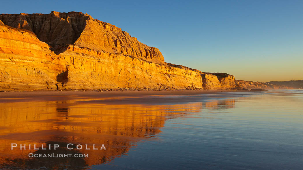 Torrey Pines State Beach, sandstone cliffs rise above the beach at Torrey Pines State Reserve, San Diego, California