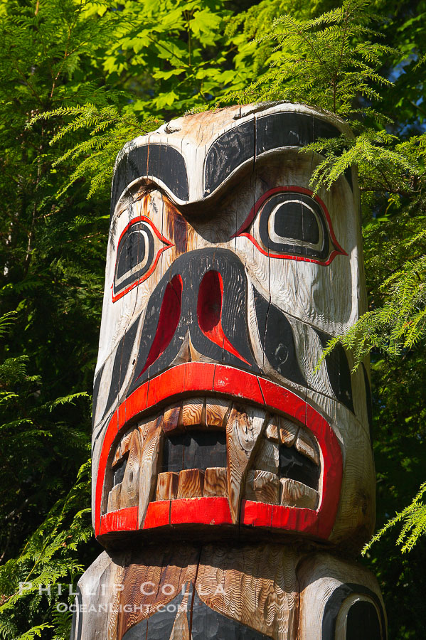 Totem pole., natural history stock photograph, photo id 21160