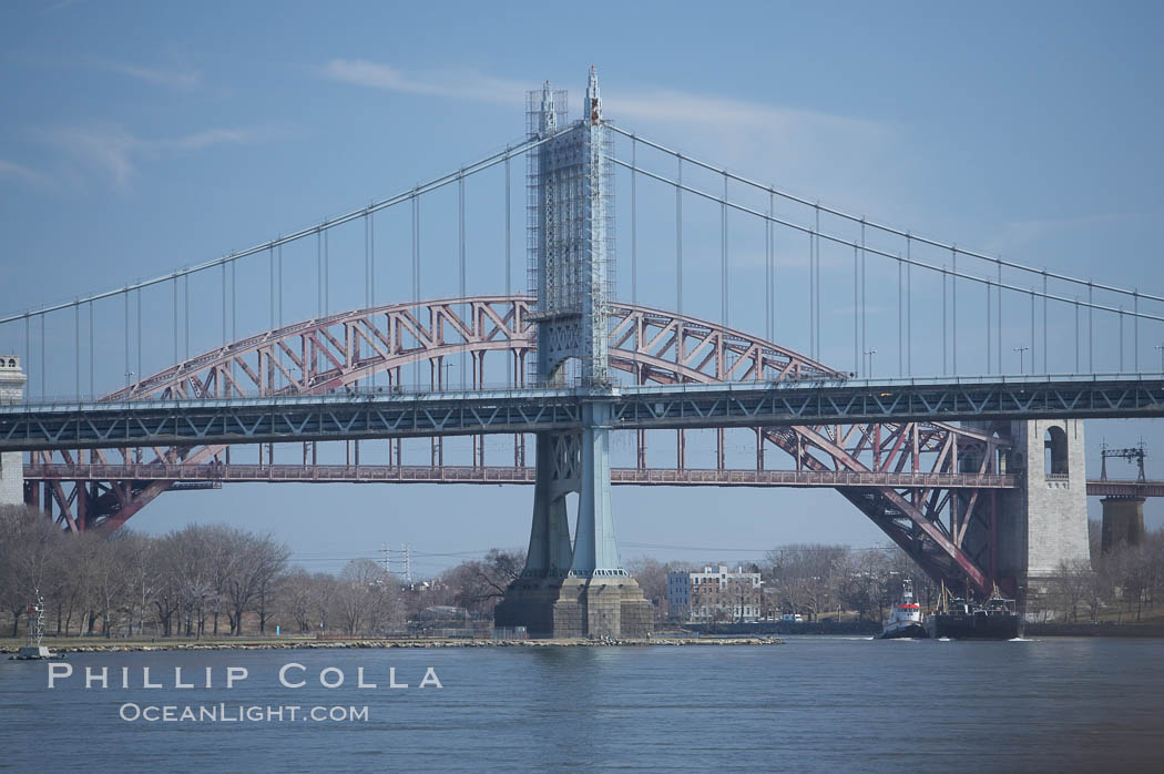 Triborough Bridge (front) and Hell Gate Bridge (behind), linking Queens and Manhattan. New York City, USA, natural history stock photograph, photo id 11144