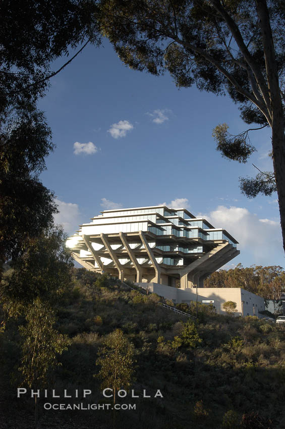 UCSD Library (Geisel Library, UCSD Central Library). University of California, San Diego, La Jolla, USA, natural history stock photograph, photo id 06456