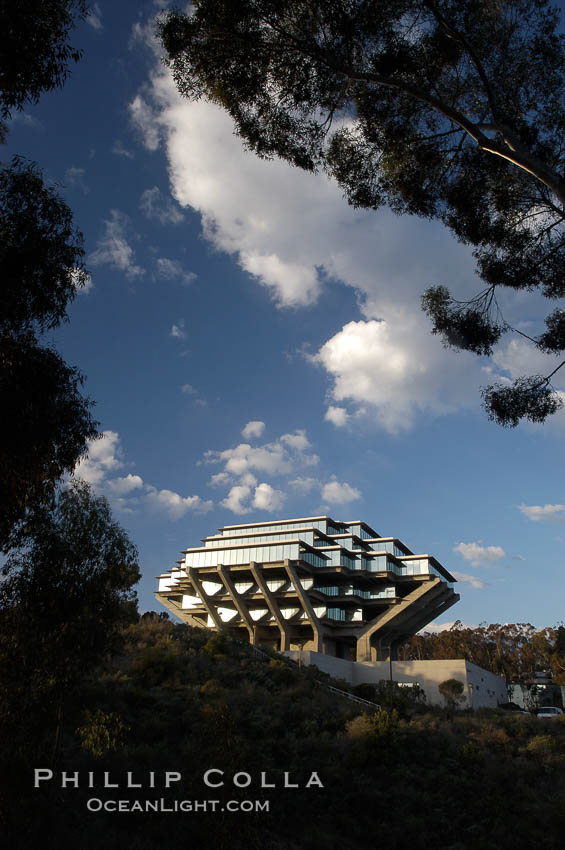 UCSD Library (Geisel Library, UCSD Central Library). University of California, San Diego, La Jolla, USA, natural history stock photograph, photo id 06460