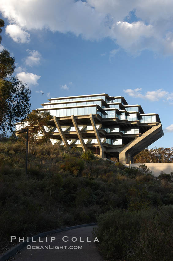 UCSD Library (Geisel Library, UCSD Central Library). University of California, San Diego, La Jolla, USA, natural history stock photograph, photo id 06459