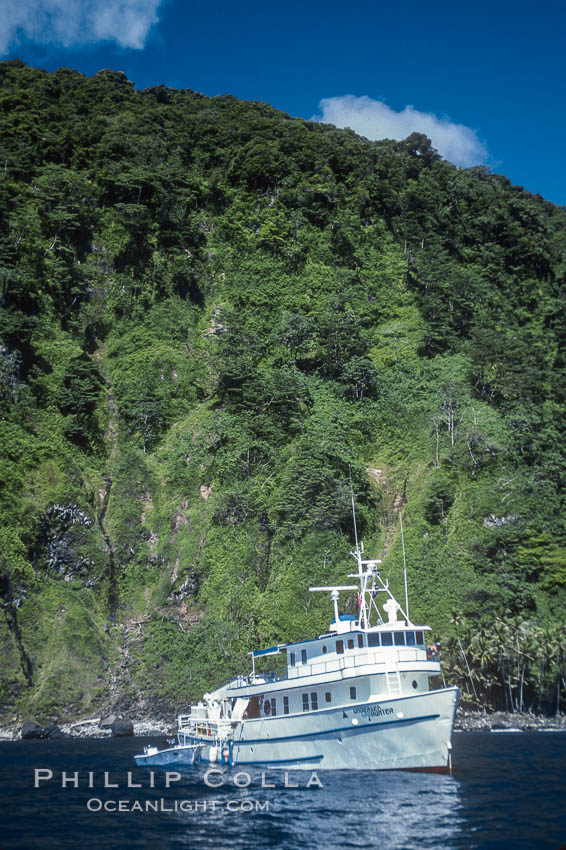 Boat Undersea Hunter at Cocos Island. Costa Rica, natural history stock photograph, photo id 02035