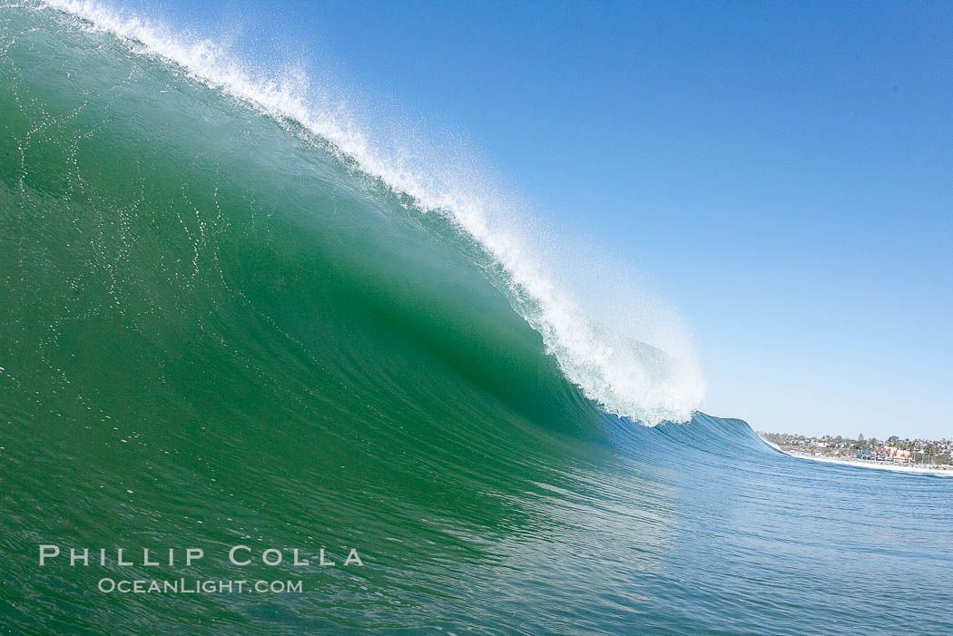 Breaking wave, tube, hollow barrel, morning surf