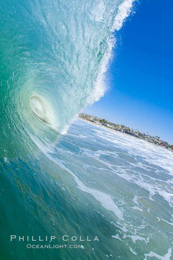 Breaking wave, tube, hollow barrel, morning surf