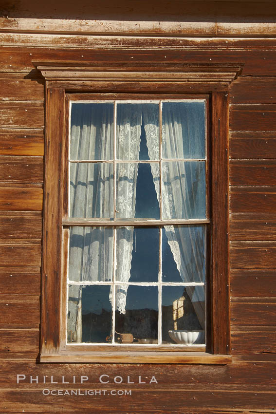 Window, curtains, table, Reddy House, Union Street and Prospect Street. Bodie State Historical Park, California, USA, natural history stock photograph, photo id 23141