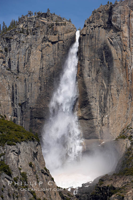 Upper Yosemite Falls near peak flow in spring.  Yosemite Falls, at 2425 feet tall (730m) is the tallest waterfall in North America and fifth tallest in the world.  Yosemite Valley. Yosemite National Park, California, USA, natural history stock photograph, photo id 16066