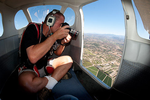 Doing some aerial photography, photo by Mike Johnson / Earthwindow.com.