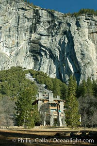 Ahwahnee Hotel and Royal Arches, Yosemite Valley, Yosemite National Park, California