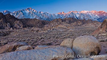 Alabama Hills and Sierra Nevada, sunrise, Alabama Hills Recreational Area