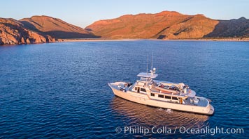 Boat Ambar, Isla Espiritu Santo, Sunrise