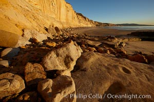 Boulders and sandstone cliffs, Torrey Pines State Beach, Torrey Pines State Reserve, San Diego, California