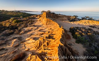 Sunrise over Broken Hill, overlooking La Jolla and the Pacific Ocean, Torrey Pines State Reserve, San Diego, California