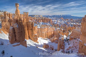 Bryce Canyon hoodoos line all sides of the Bryce Amphitheatre, Bryce Canyon National Park, Utah