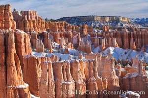 Bryce Canyon hoodoos line all sides of the Bryce Amphitheatre, Bryce Canyon National Park, Utah